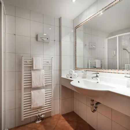 Aktiv- & Gesundheitsresort Gxund - Thermeneintritt Inklusive Bad Hofgastein